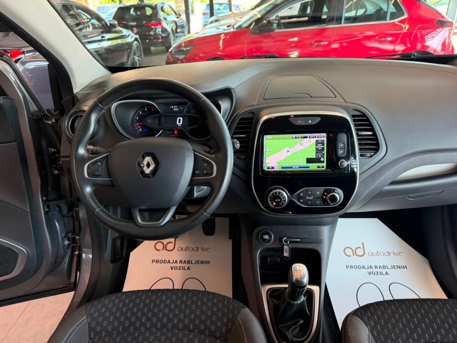 2019 Renault Captur — fotografija 16