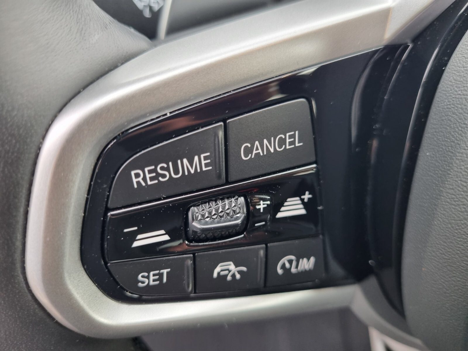 2025 BMW Serija 4 M Sport — fotografija 22