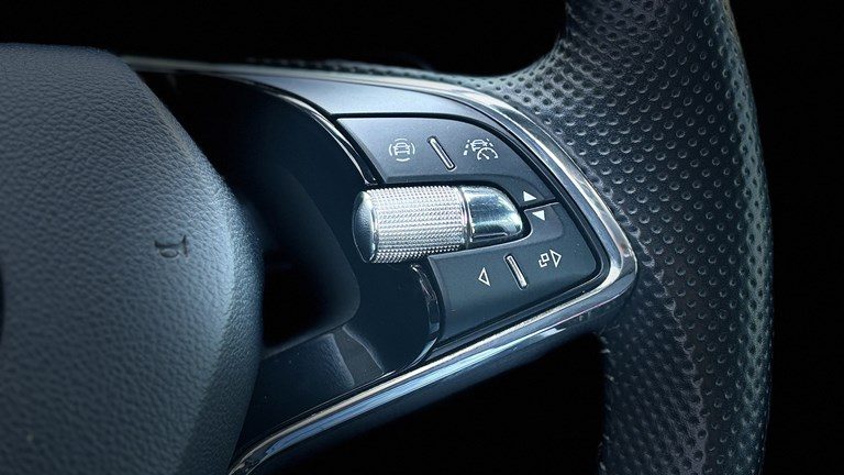 2021 Škoda Karoq — fotografija 16