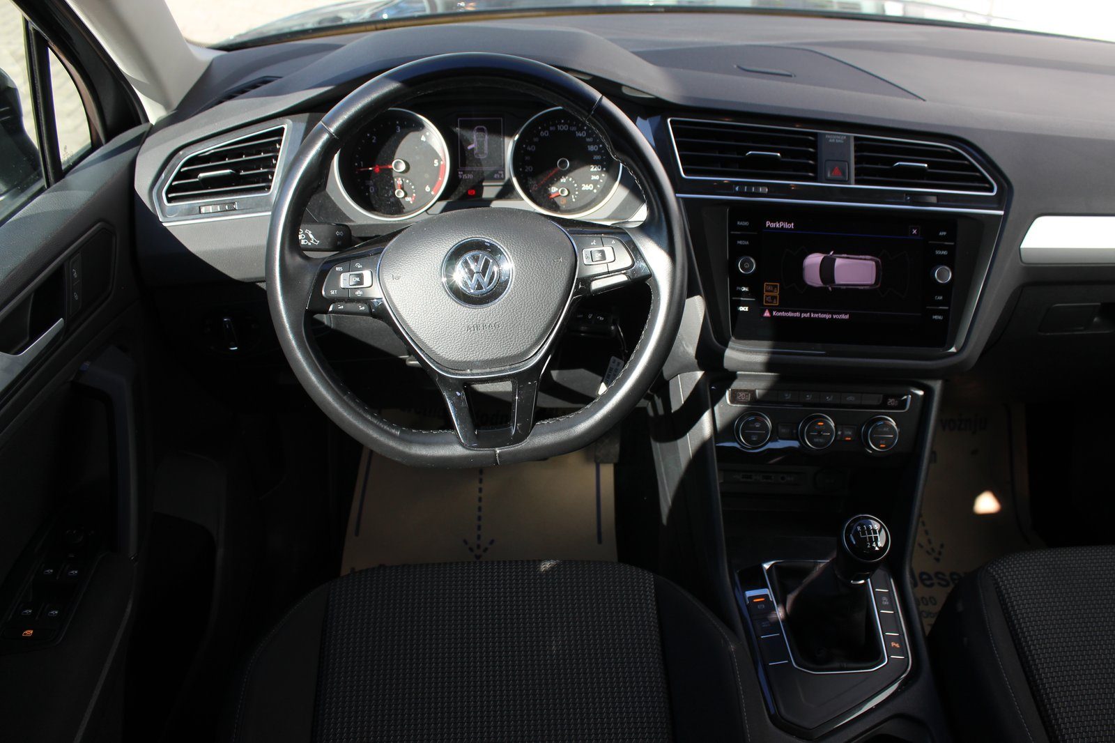 2019 Volkswagen Tiguan — fotografija 10