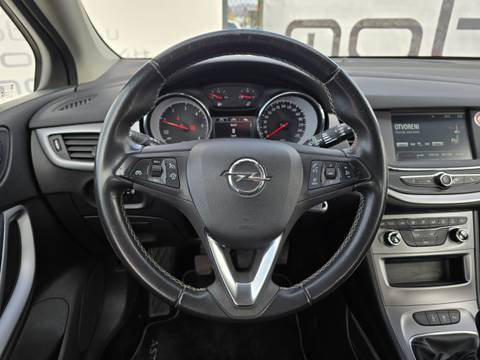 2019 Opel Astra — sličica 11