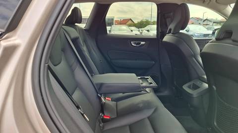 2023 Volvo XC60 — sličica 6