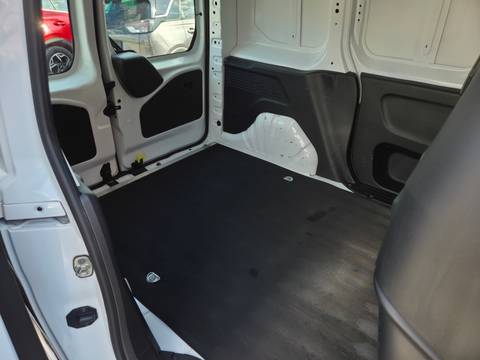 2020 Opel Combo — sličica 8