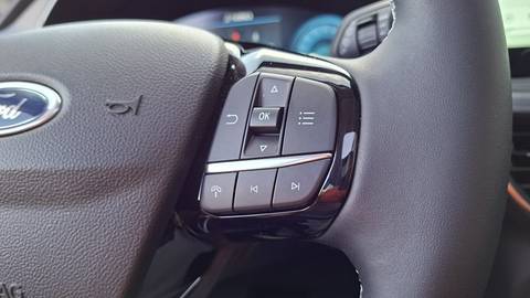 2025 Ford Kuga — sličica 18