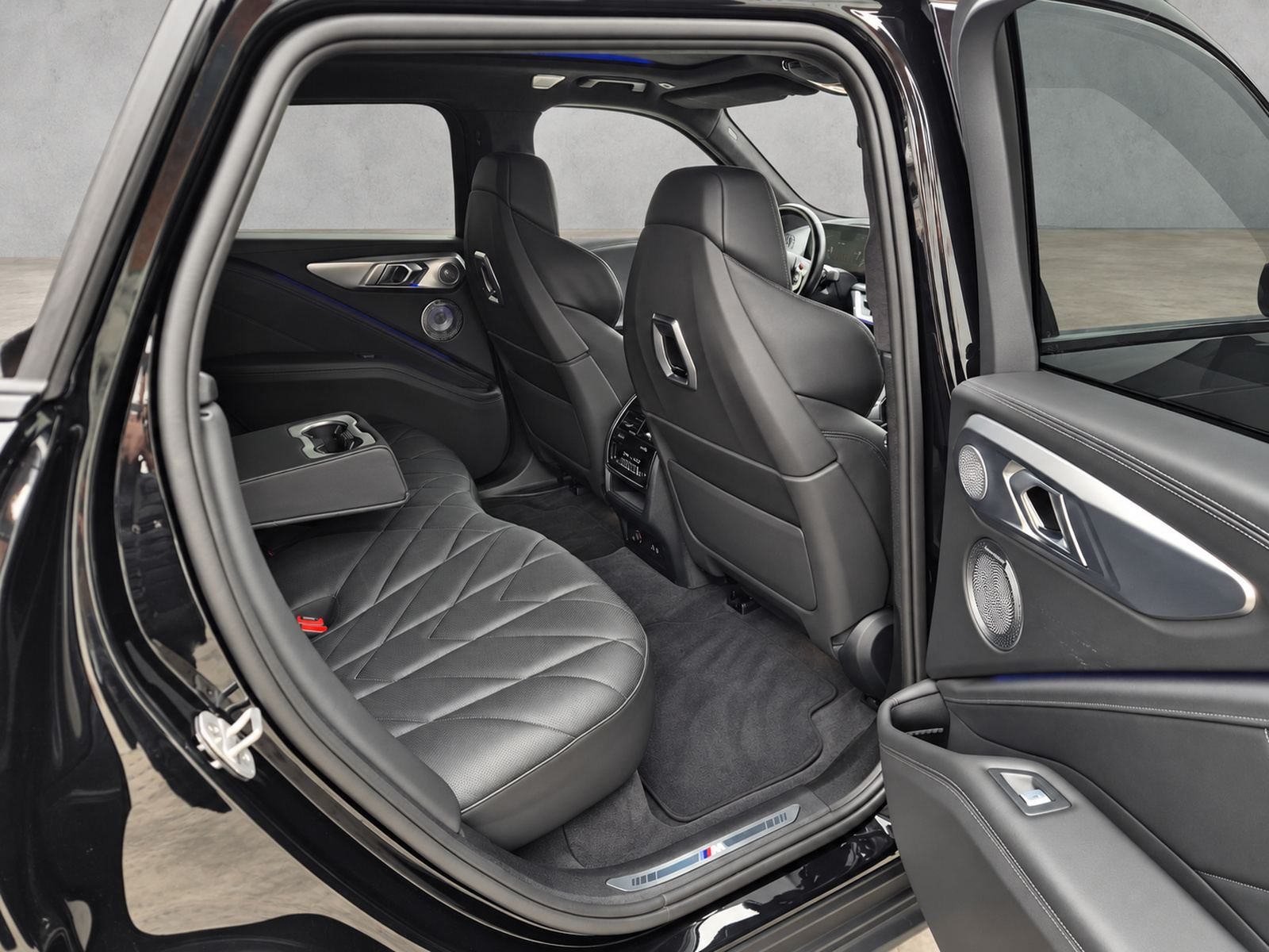 2023 BMW X7 — fotografija 14