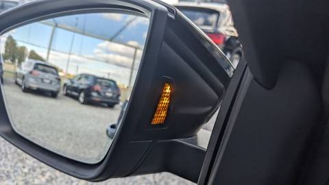 2022 Škoda Karoq — sličica 19
