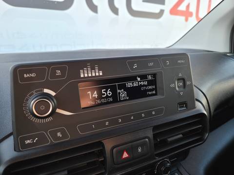 2021 Opel Combo — sličica 9
