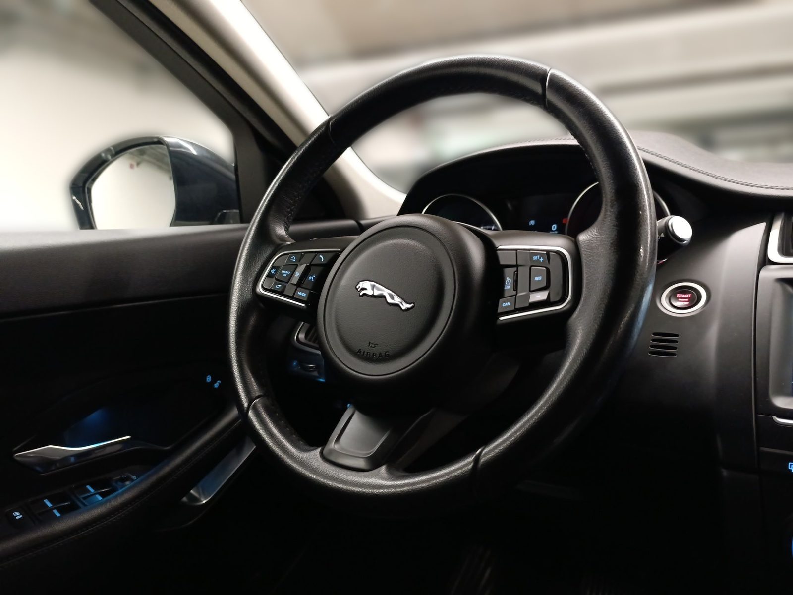 2021 Jaguar E-Pace — fotografija 15