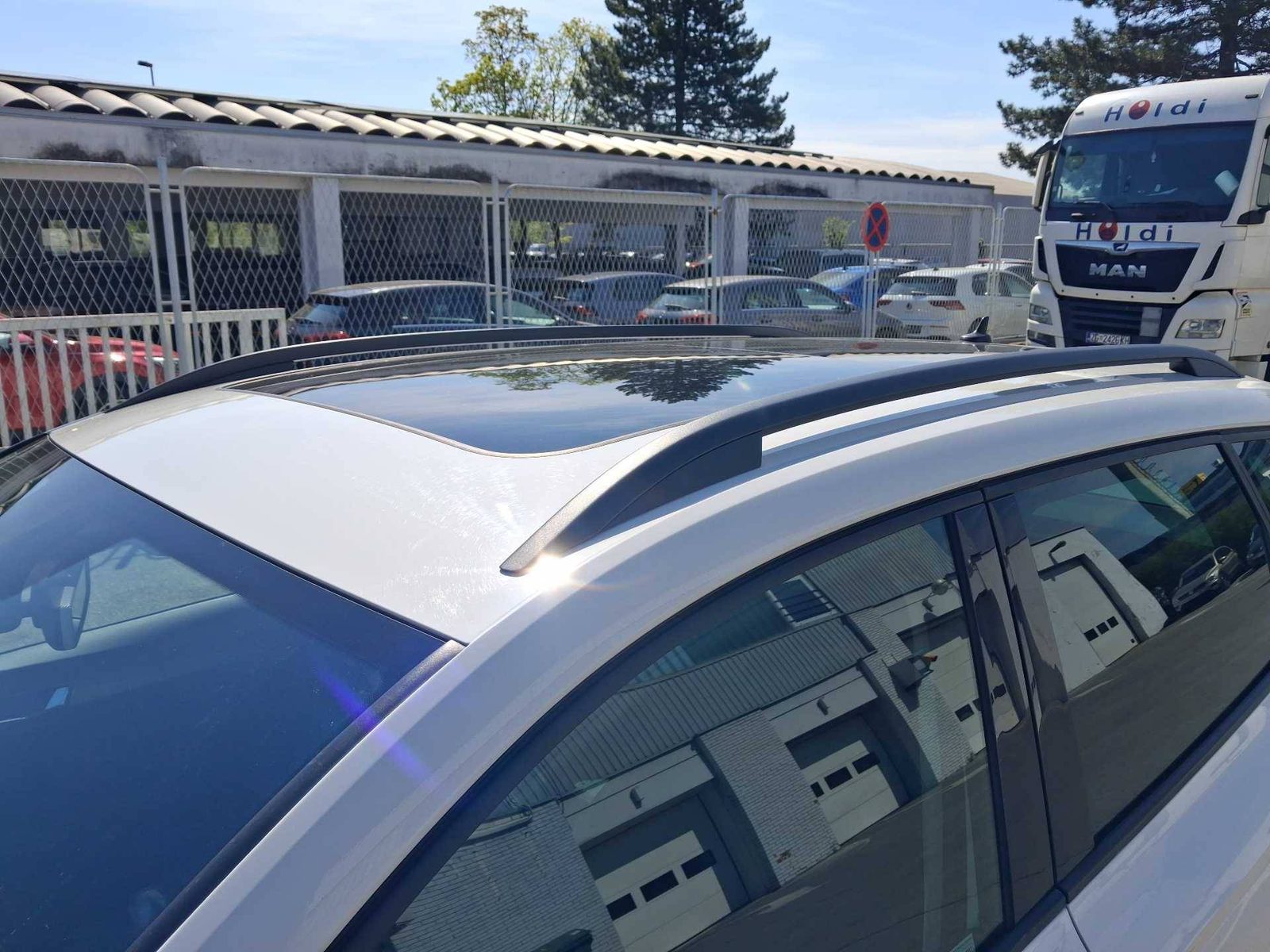 2018 Škoda Karoq — fotografija 14
