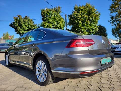 2017 Volkswagen Passat — sličica 4