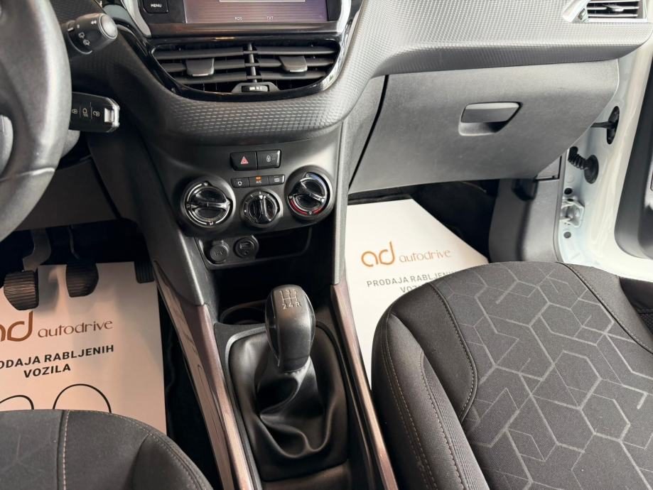 2016 Peugeot 2008 — fotografija 19