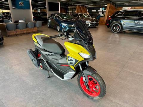 2025 Aprilia SR GT 125 — sličica 8