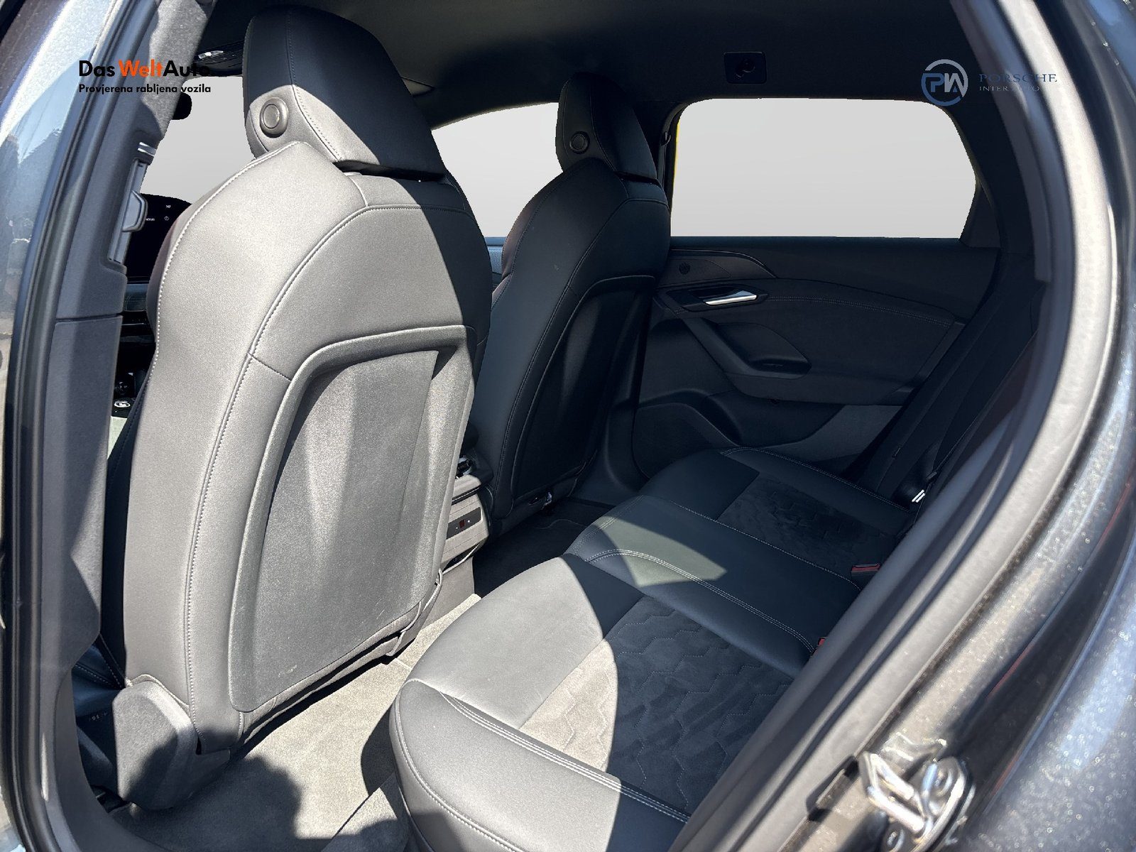 2025 Audi A6 Avant S line — fotografija 10