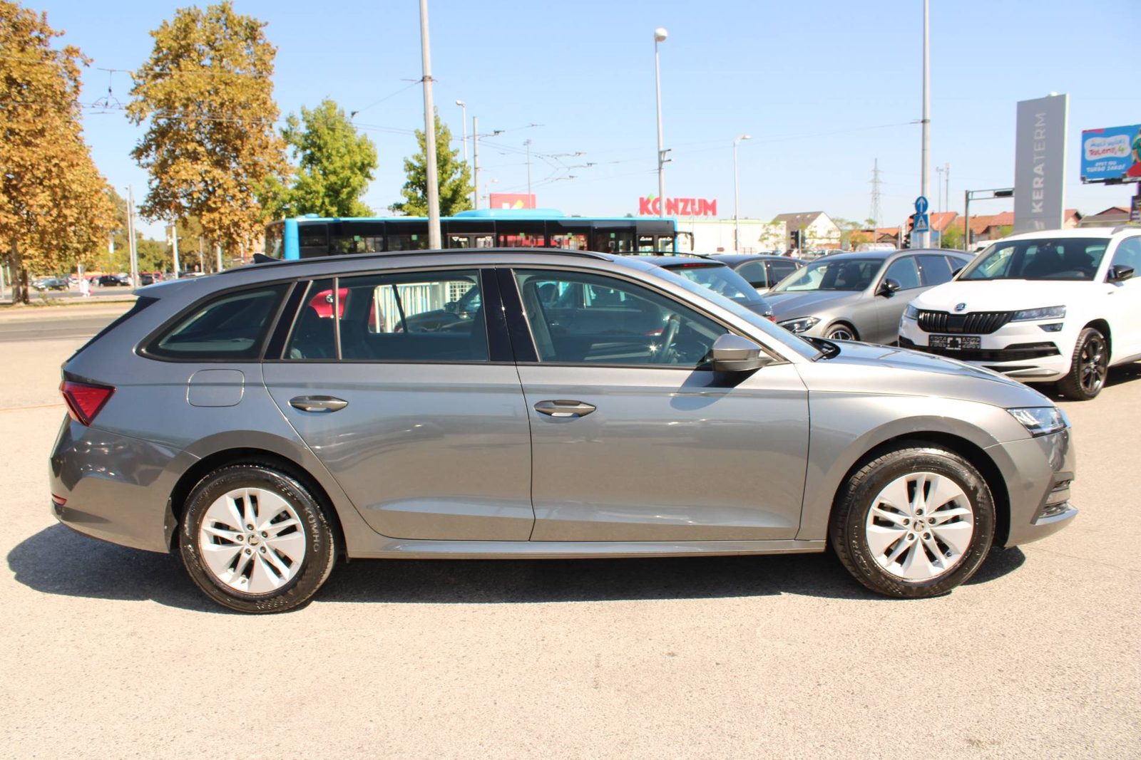 2023 Škoda Octavia Combi — fotografija 4