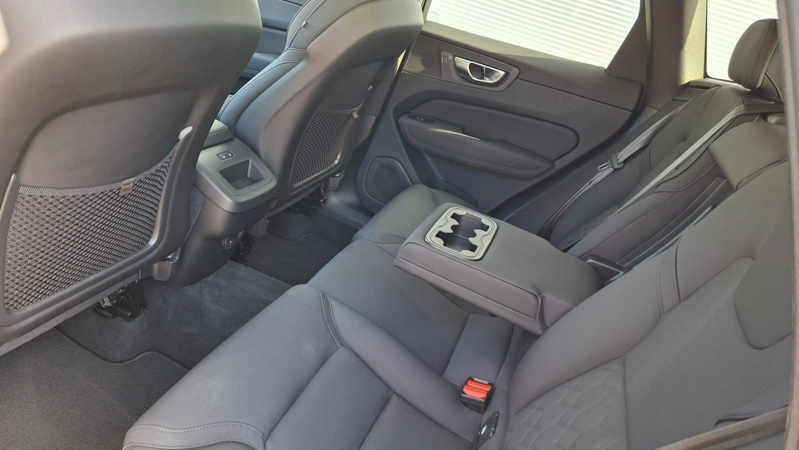 2025 Volvo XC60 — fotografija 8