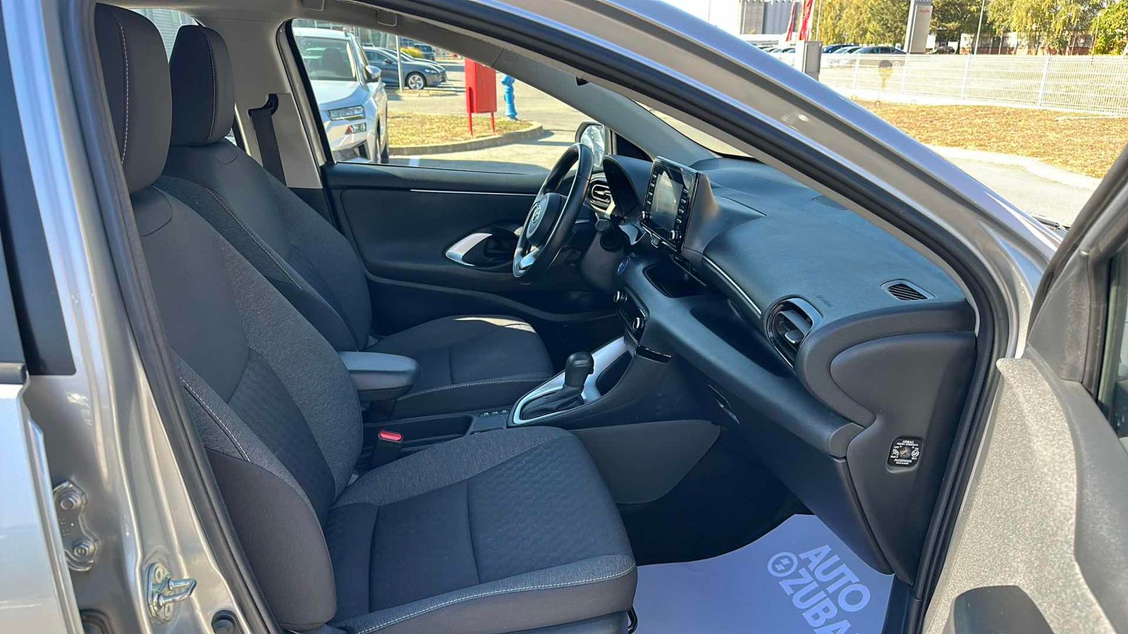 2022 Toyota Yaris — fotografija 9