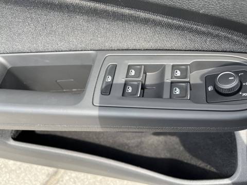 2024 Volkswagen Golf — sličica 26