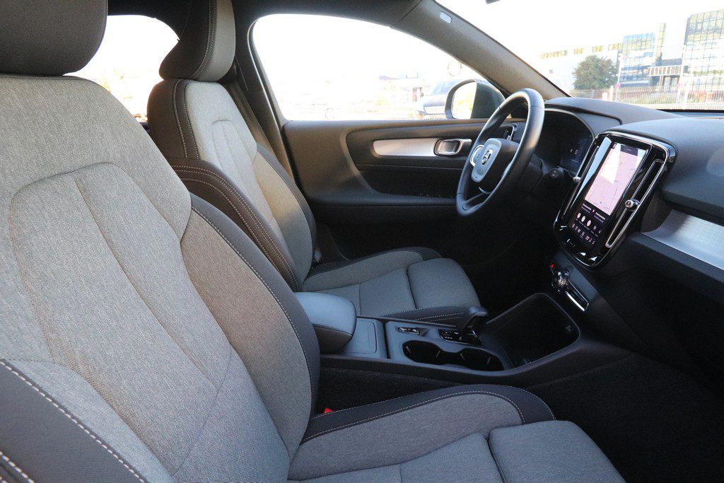 2026 Volvo XC40 — fotografija 7