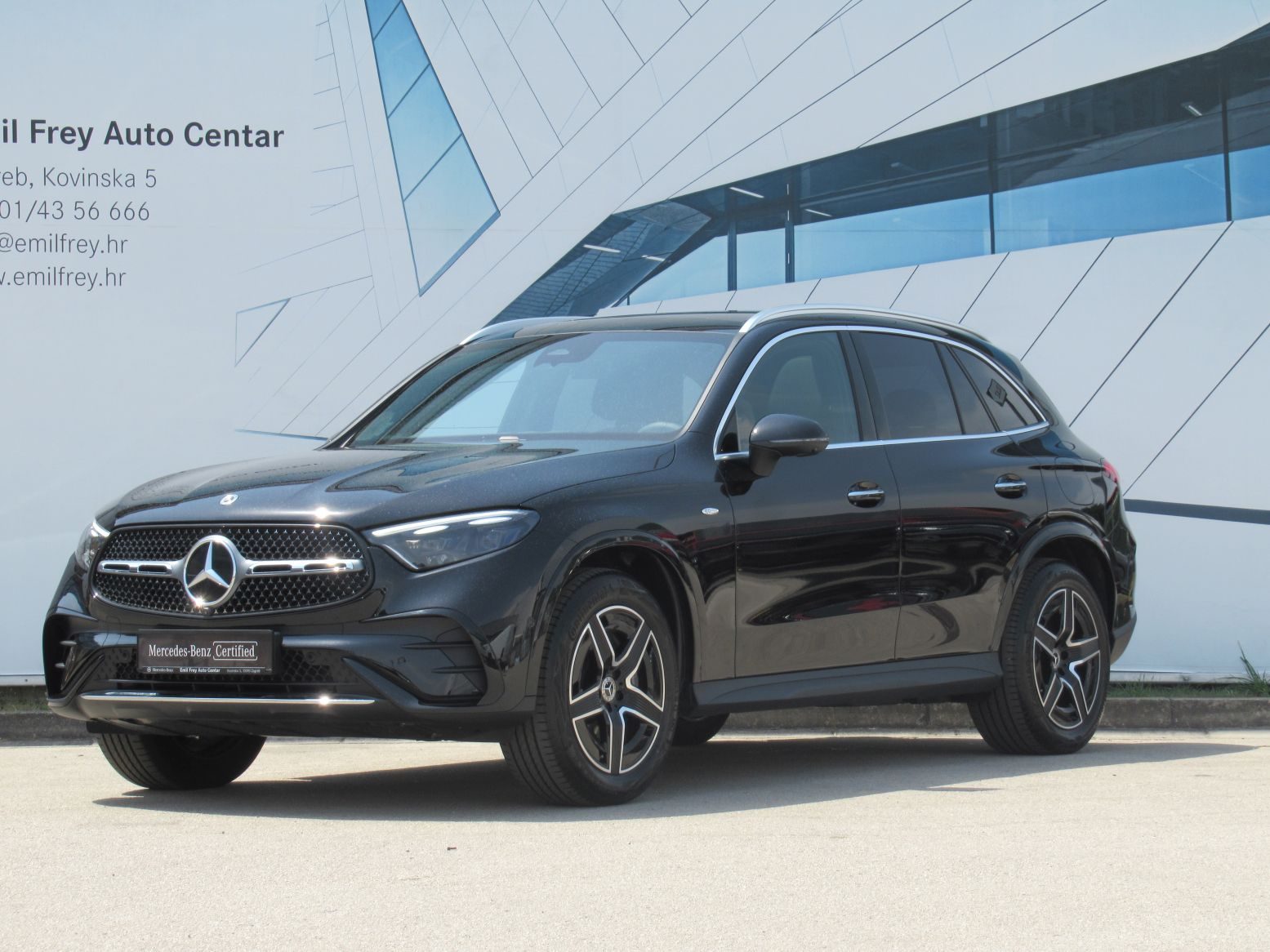 2025 Mercedes-Benz GLC AMG Line — fotografija 3