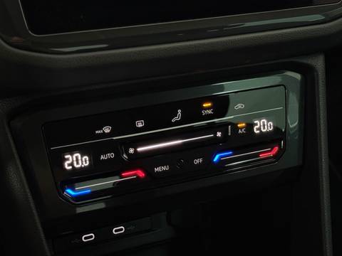 2021 Volkswagen Tiguan — sličica 22
