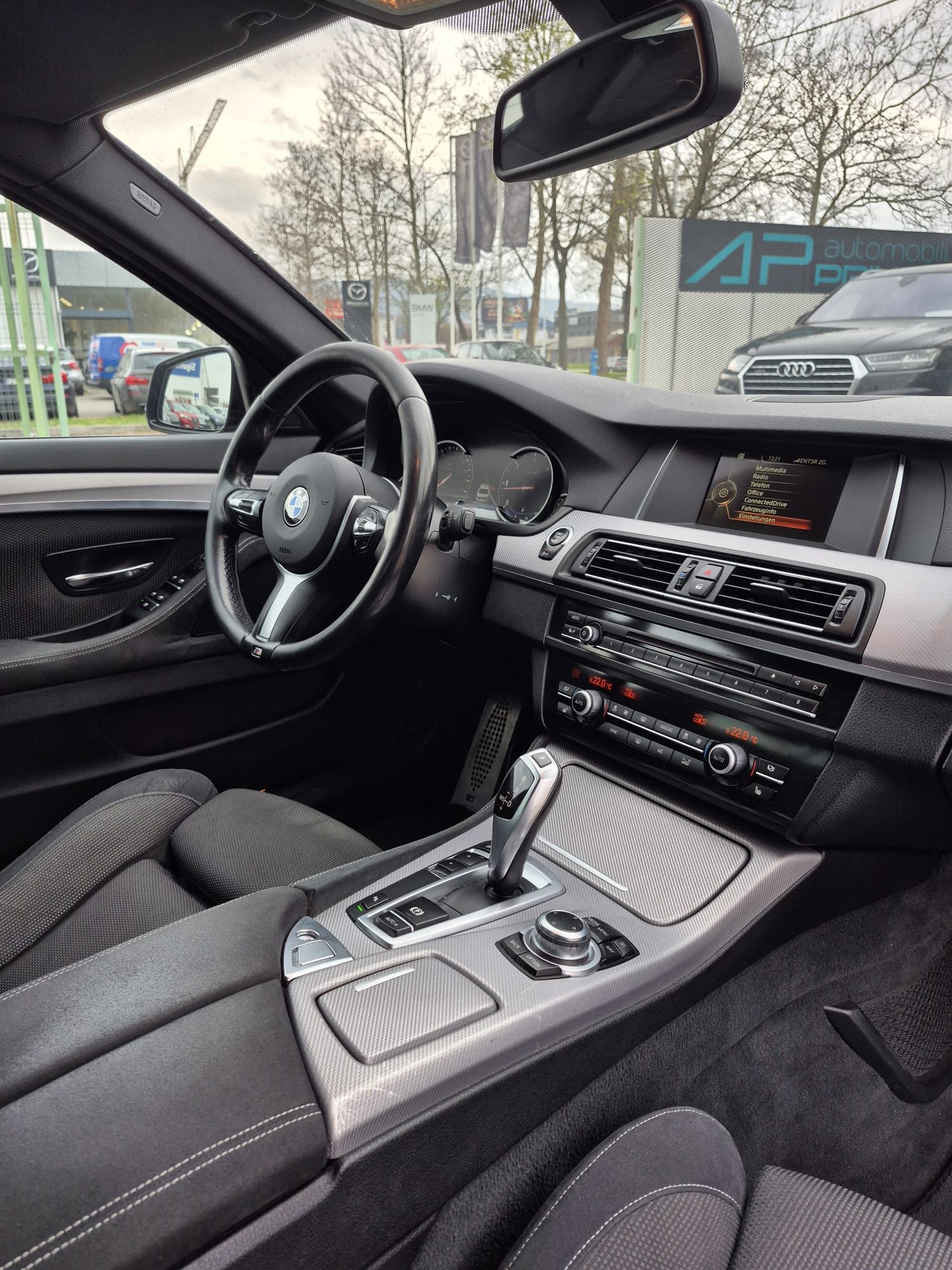 2015 BMW Serija 5 — fotografija 25