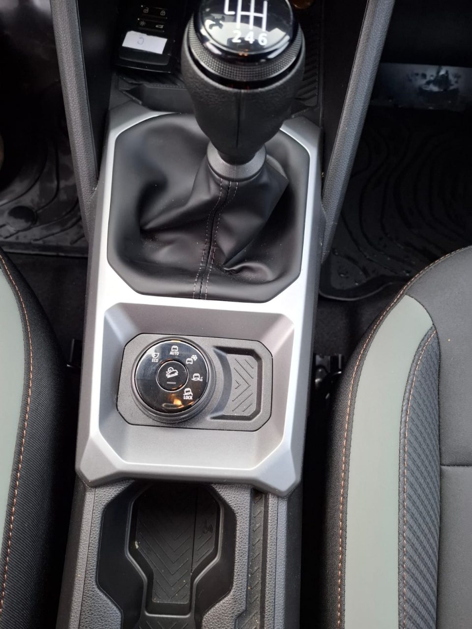 2024 Dacia Duster — fotografija 12