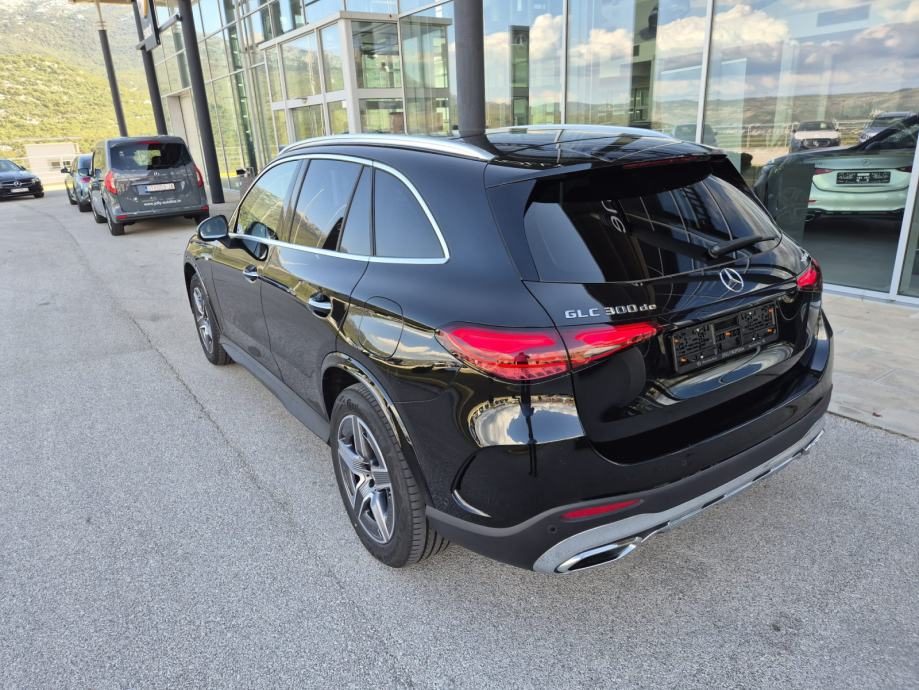 2025 Mercedes-Benz GLC — fotografija 4