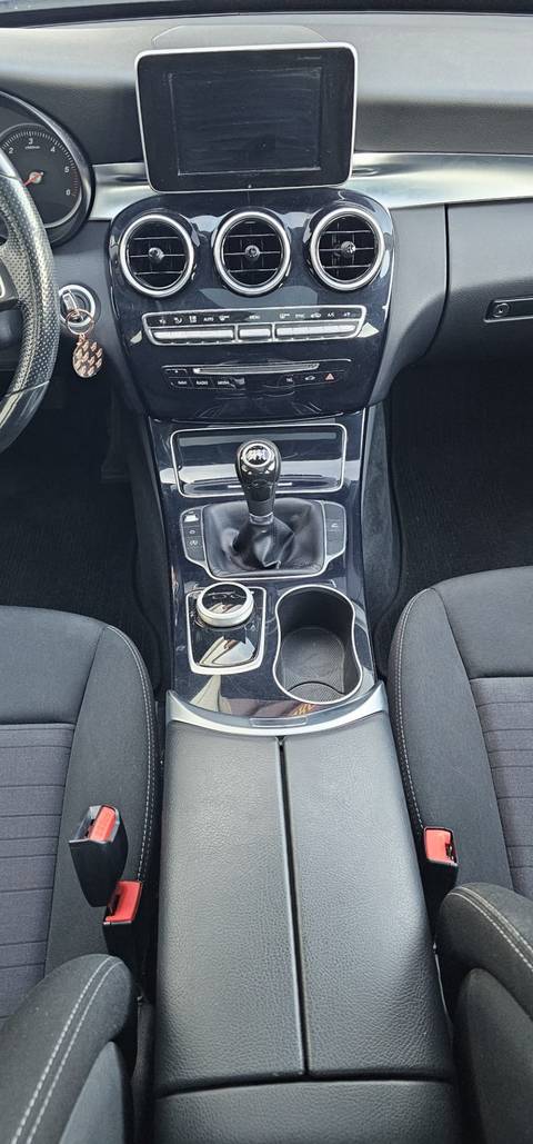 2015 Mercedes-Benz C-Razred — sličica 13