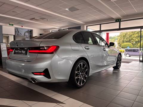 2020 BMW Serija 3 Sport Line — sličica 2