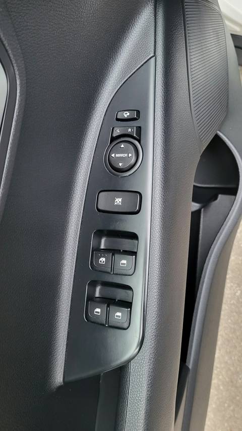 2020 Kia Stonic — sličica 23