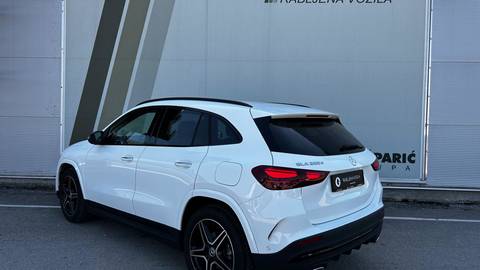 2025 Mercedes-Benz GLA AMG Line — sličica 3