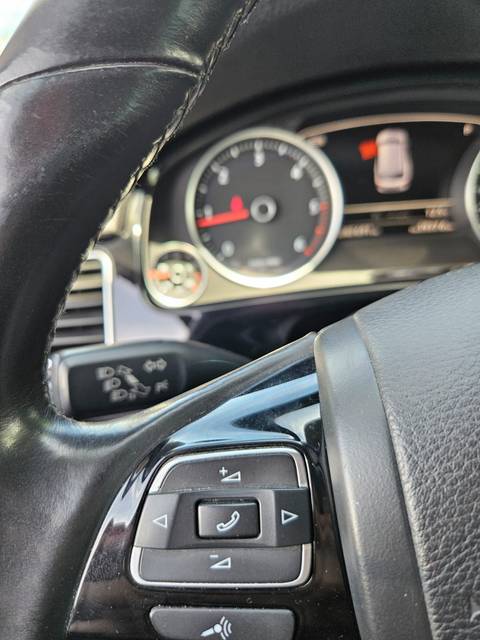 2016 Volkswagen Touareg — sličica 13