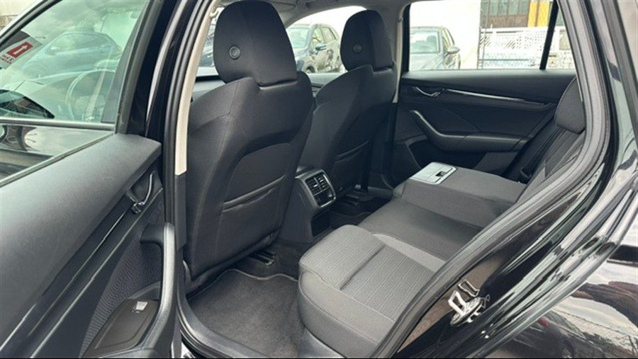2022 Škoda Octavia — fotografija 19