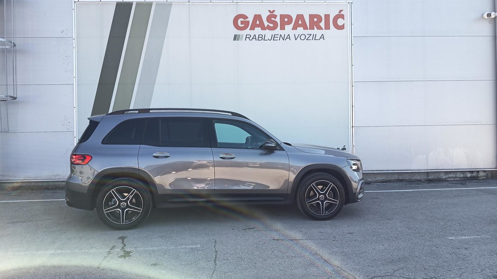 2025 Mercedes-Benz GLB — fotografija 3