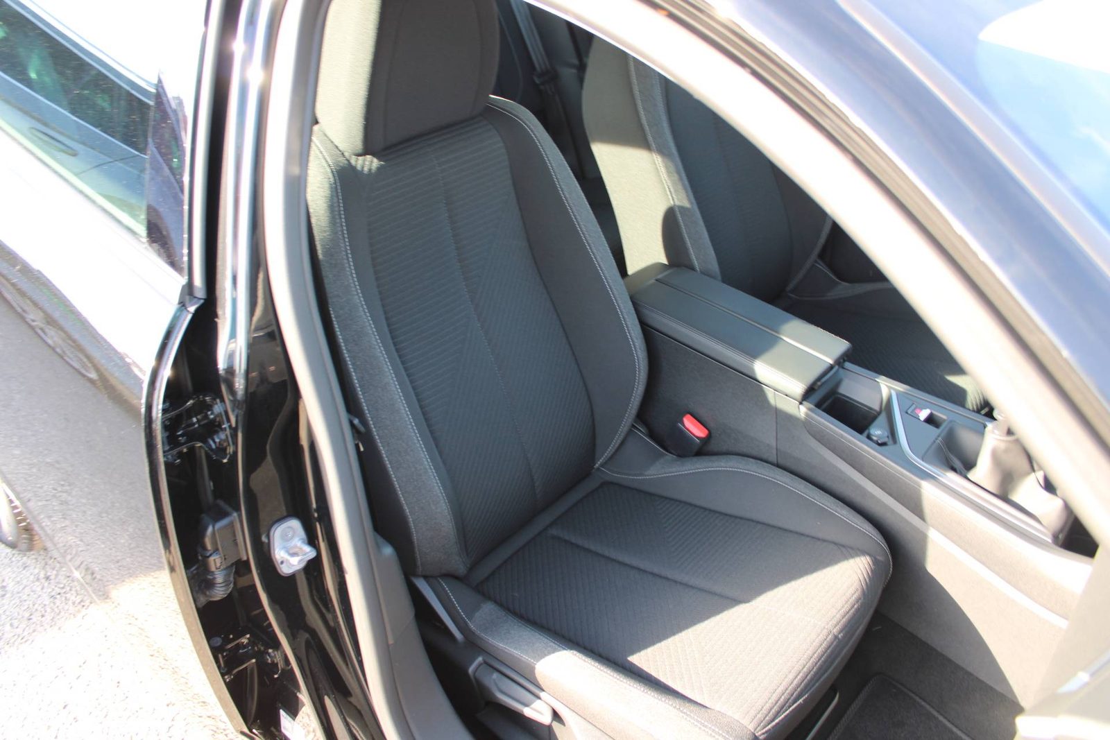 2023 Peugeot 308 — fotografija 11