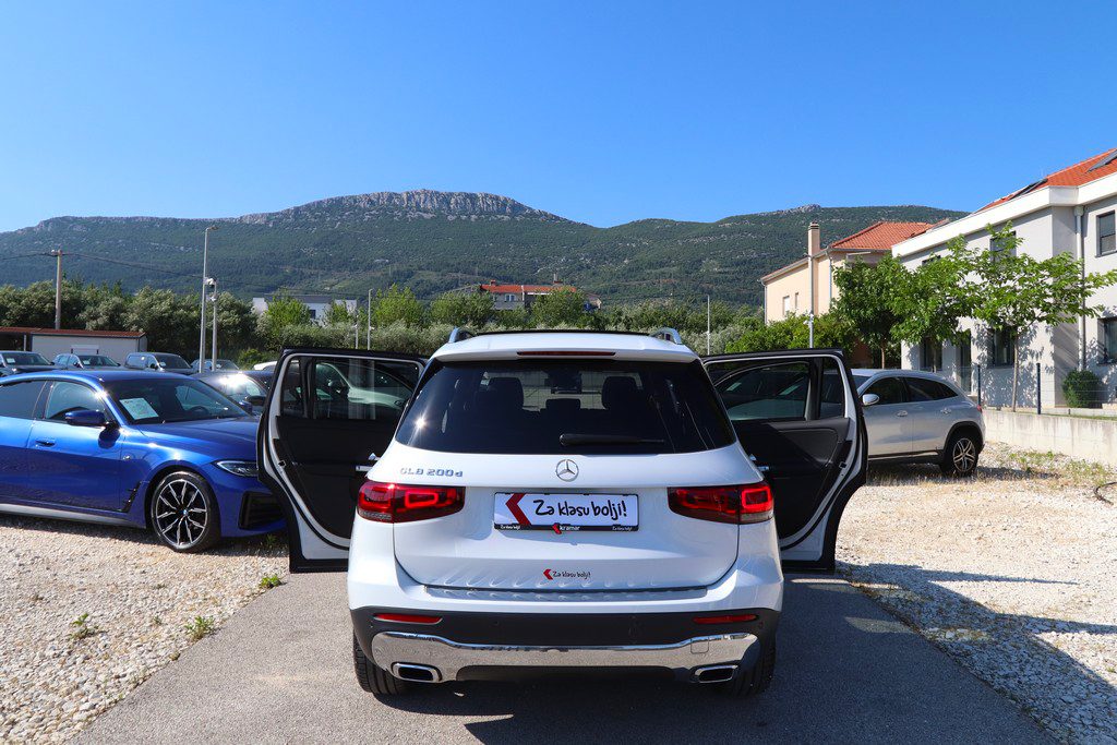 2021 Mercedes-Benz GLB Progressive — fotografija 18