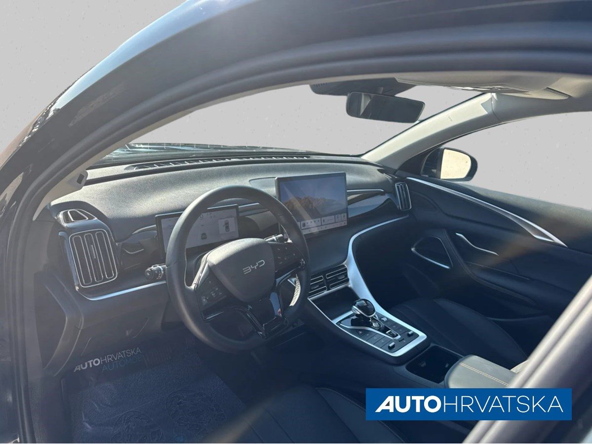 2026 BYD Sealion 5 — fotografija 10