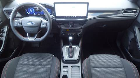 2022 Ford Focus — sličica 2