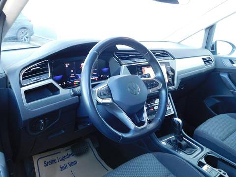 2023 Volkswagen Touran R-Line — sličica 9