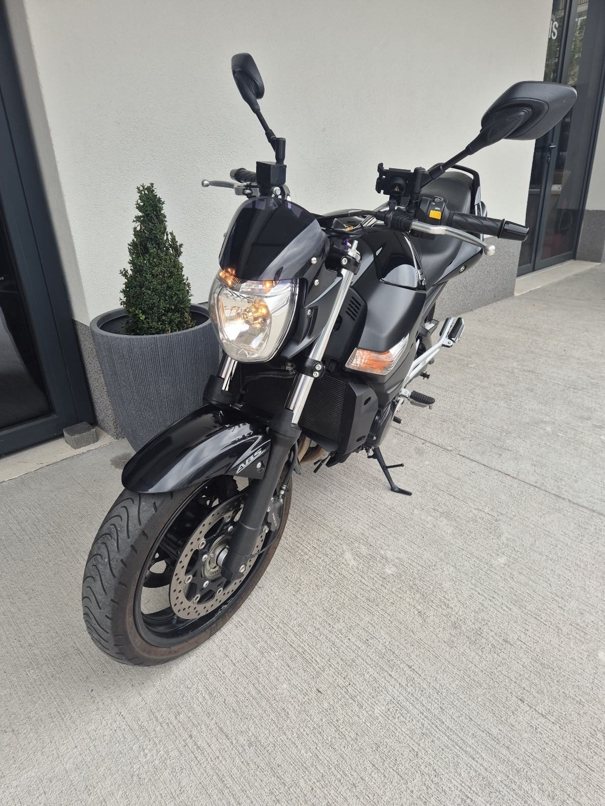 2010 Suzuki GSR600A — fotografija 4