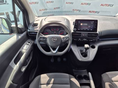 2022 Opel Combo — sličica 17