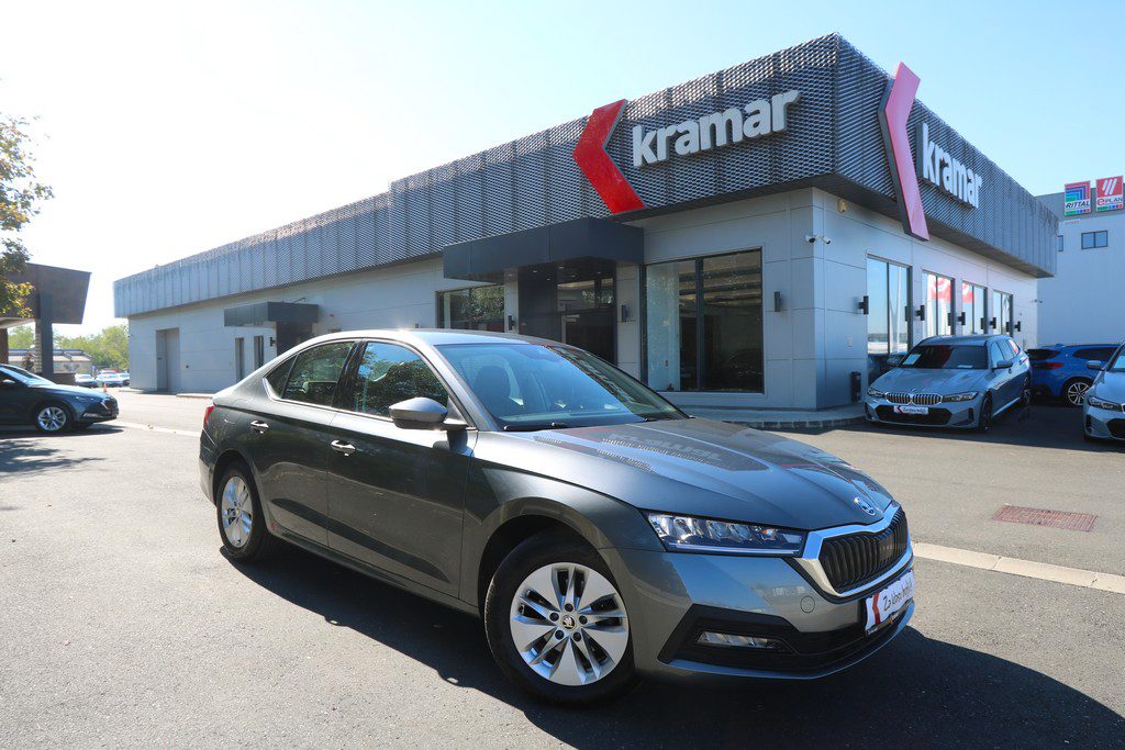 2022 Škoda Octavia — fotografija 12
