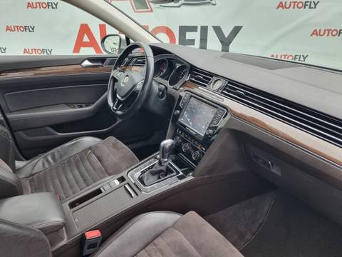 2015 Volkswagen Passat Highline — sličica 19