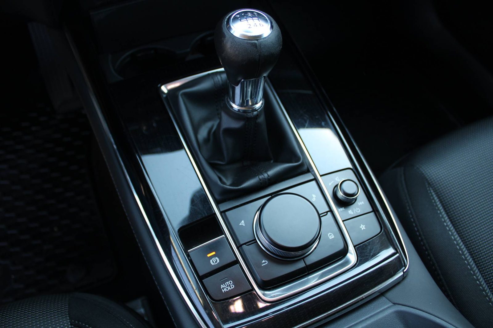2021 Mazda CX-30 — fotografija 18