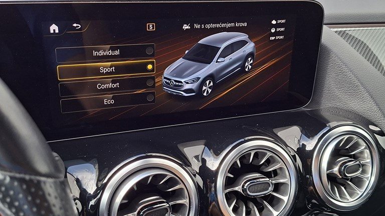 2022 Mercedes-Benz GLA — fotografija 13