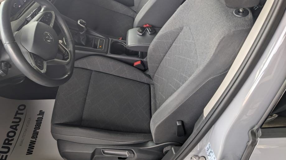 2023 Volkswagen Golf — fotografija 12