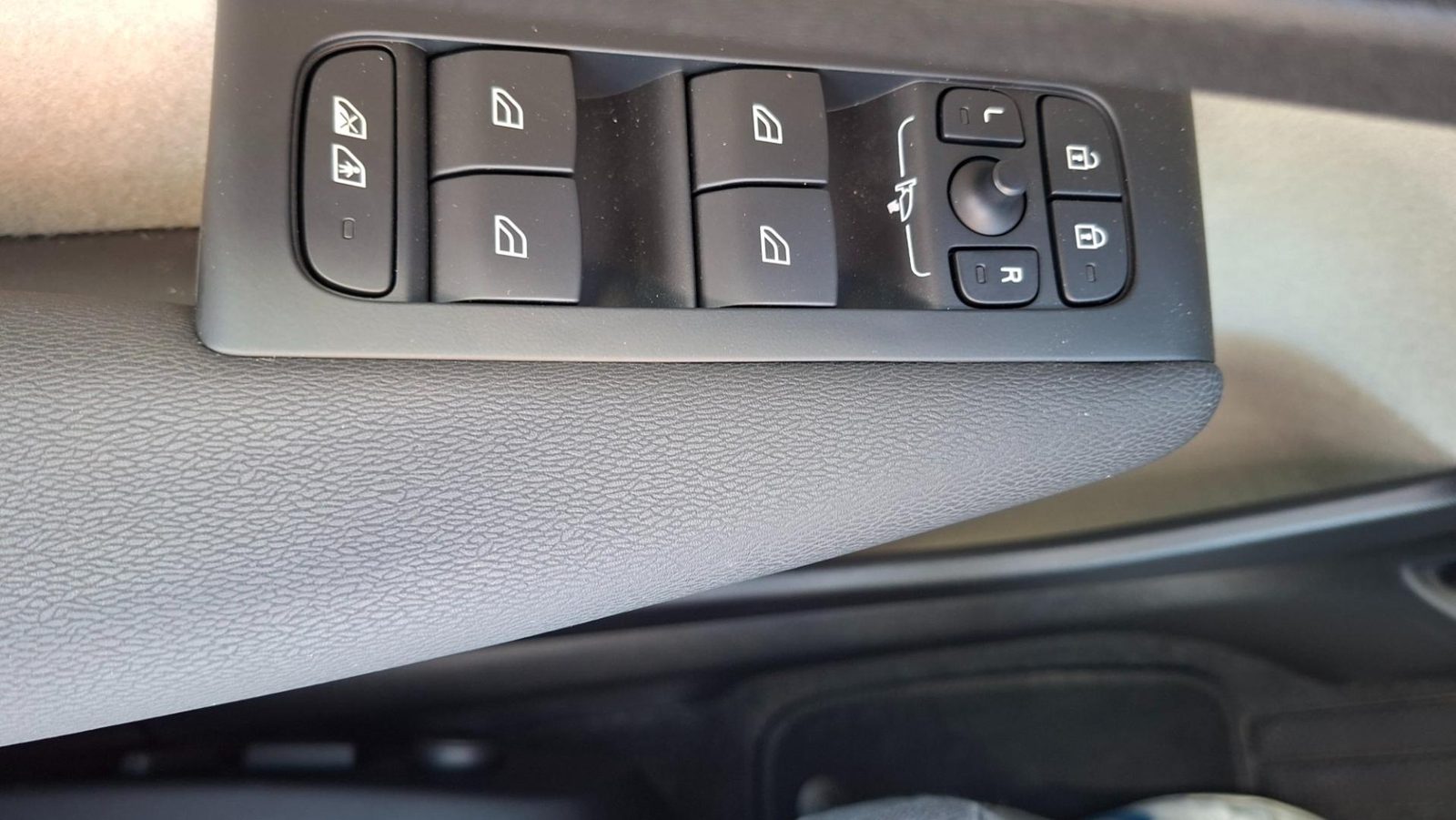 2026 Volvo XC40 — fotografija 21