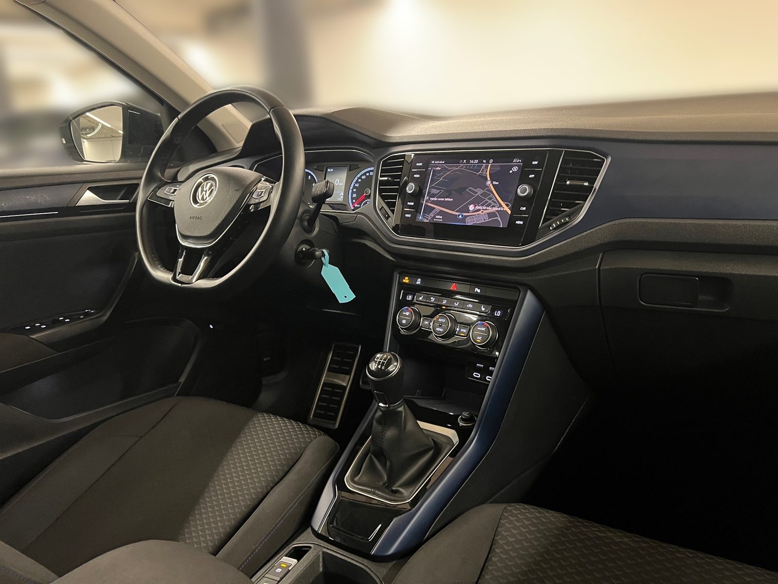 2021 Volkswagen T-Roc — fotografija 21