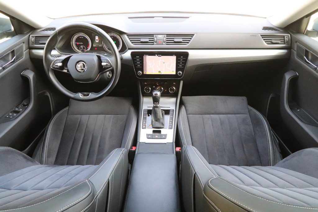 2021 Škoda Superb — fotografija 5