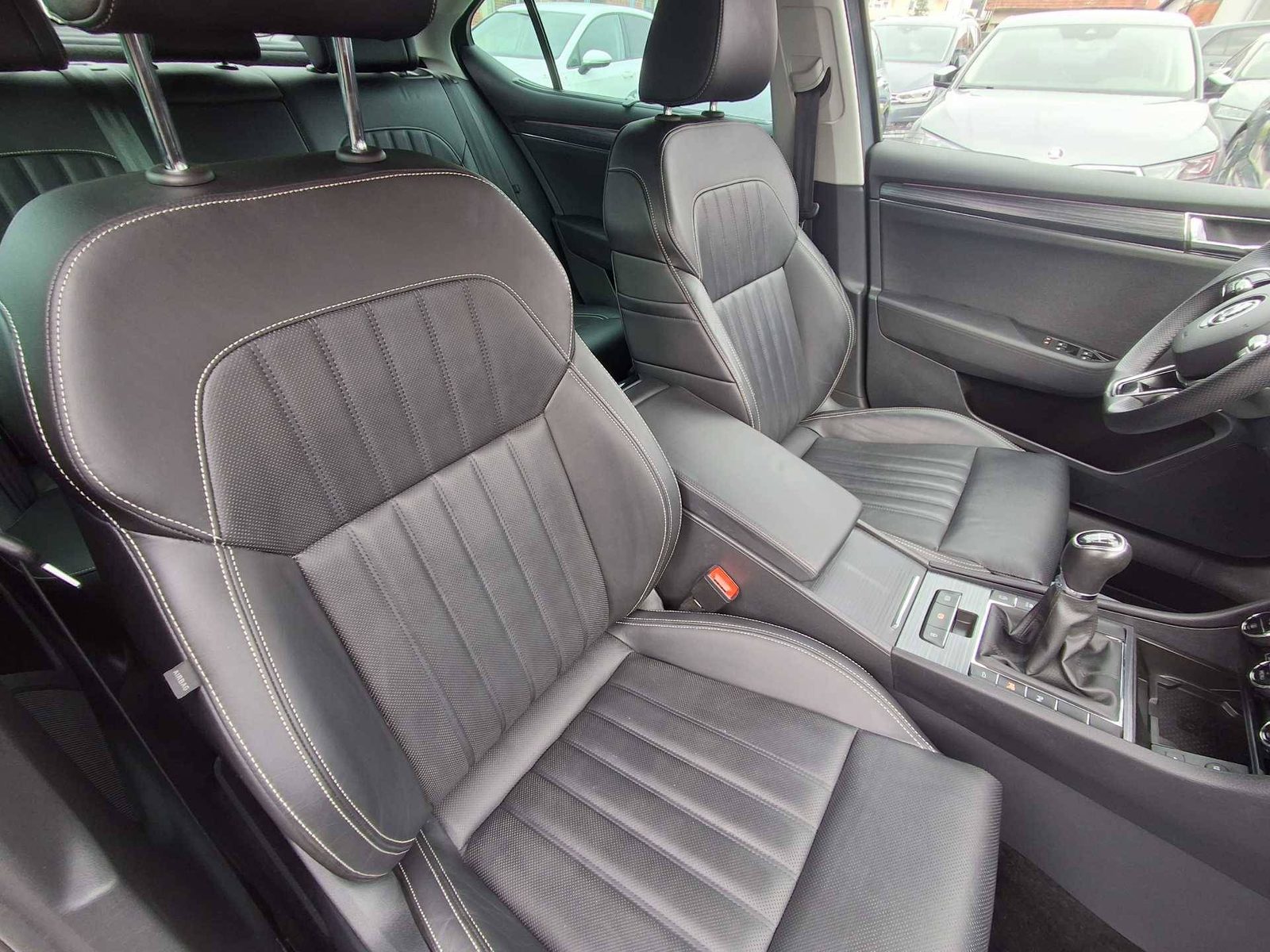 2022 Škoda Superb — fotografija 26